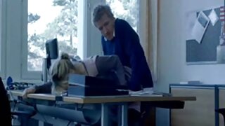 Sexet babe fester på sit danske sexfilm kontor - 2022-02-19 11:33:15
